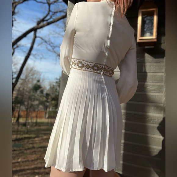 Authentic Late 60’s Early 70’s Vintage White Pleated Dress - Picture 8 of 13
